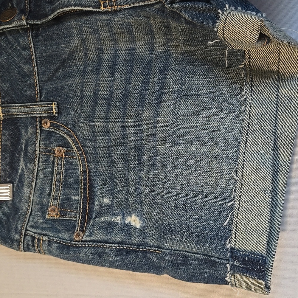 American Eagle Womens Distressed Midi Jean Shorts Size 10 Low Rise NWT - Picture 3 of 7